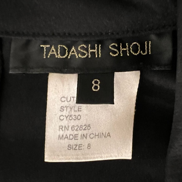 Black Taffetta Blouse
Brand: Tadashi Shoji
Size 08 - Picture 3 of 8